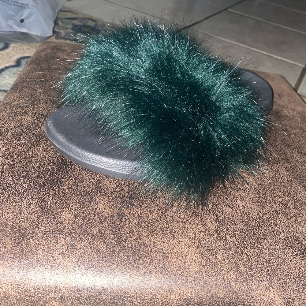 Faux fur slides-1 pair EMERALD 11/12 women